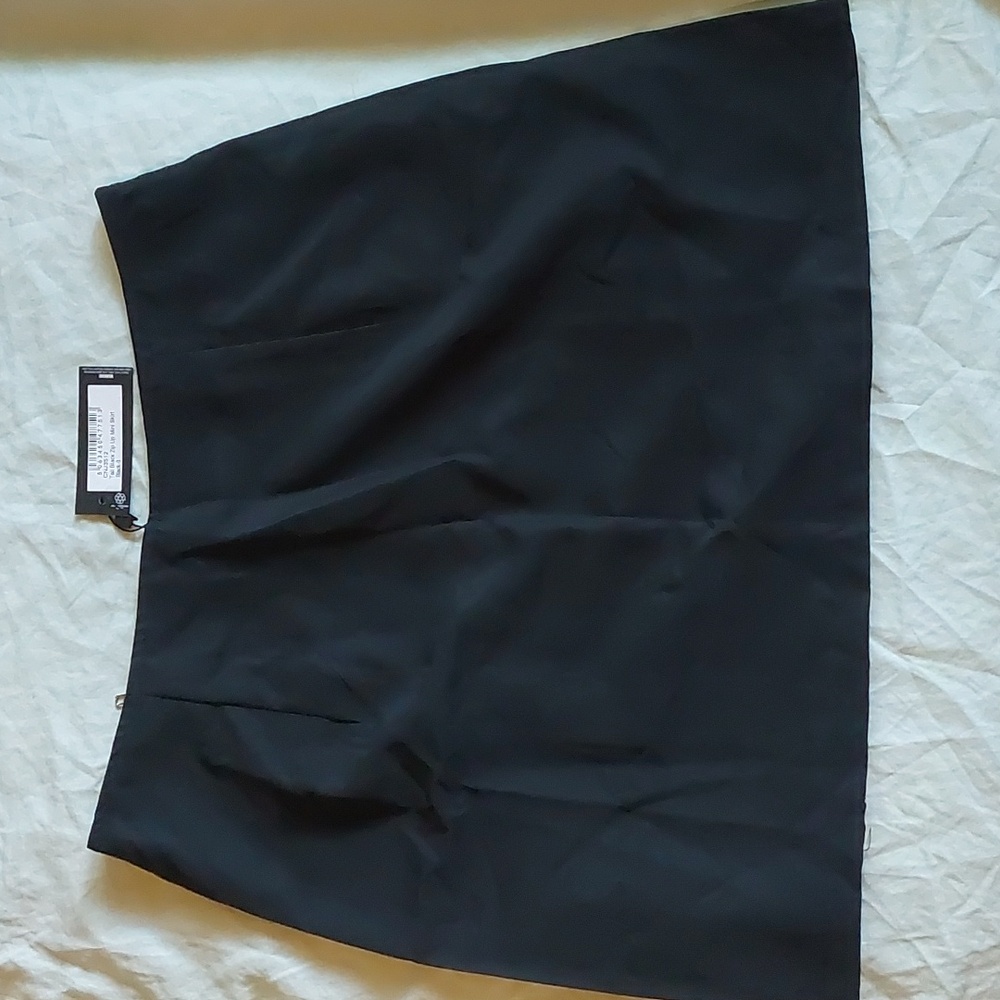 PrettyLittleThing Black Zipper Skirt - Picture 2 of 3
